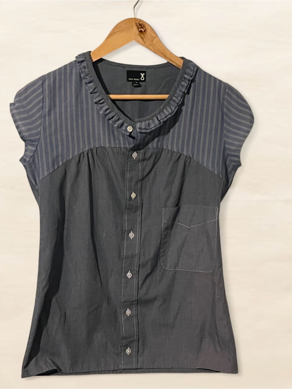 Urban Renewal Sleeveless Ruffle Collar in Charcoal Gray & Blue Size Small